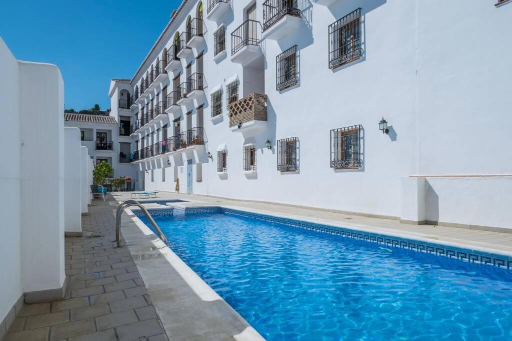 Bonito Apartamento Piscina Wifi Frigiliana Luaran gambar